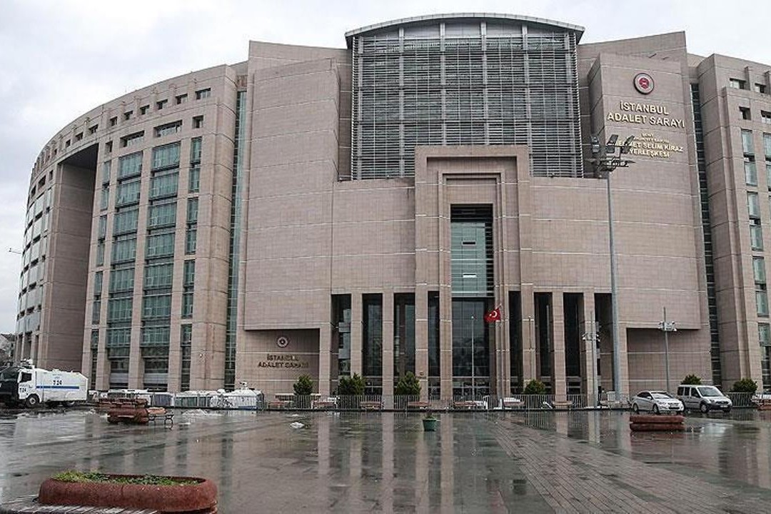 İstanbulda korrupsiya əməliyyatında Beyoğlu Bələdiyyə Başçısı saxlanılıb