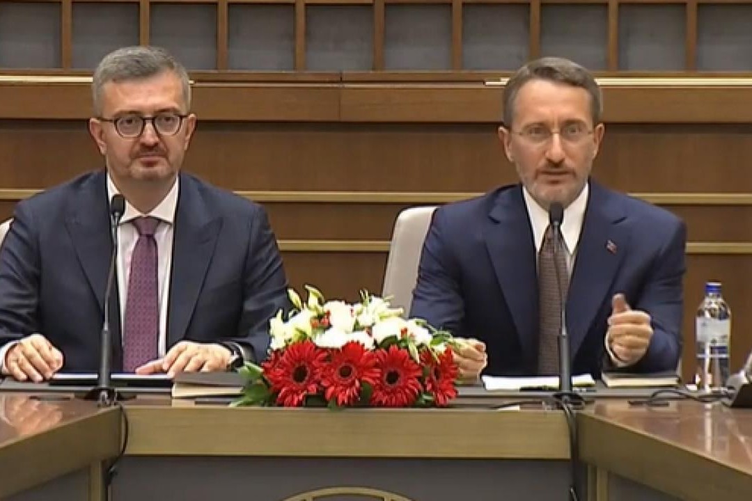 Fahrettin Altun vəzifəsini Burhanəddin Durana təhvil verib