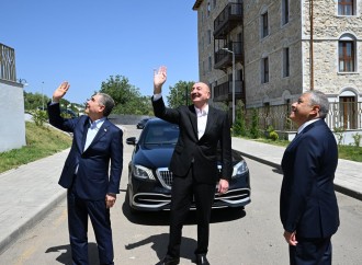 Prezident İlham Əliyev və Türkmənistan Xalq Məsləhətinin sədri Şuşada inşa edilmiş birinci yaşayış kompleksində olublar