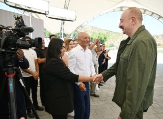 Prezident İlham Əliyev Xocalının Xanyurdu kəndində olub, kəndə köçən bir qrup sakinlə görüşüb