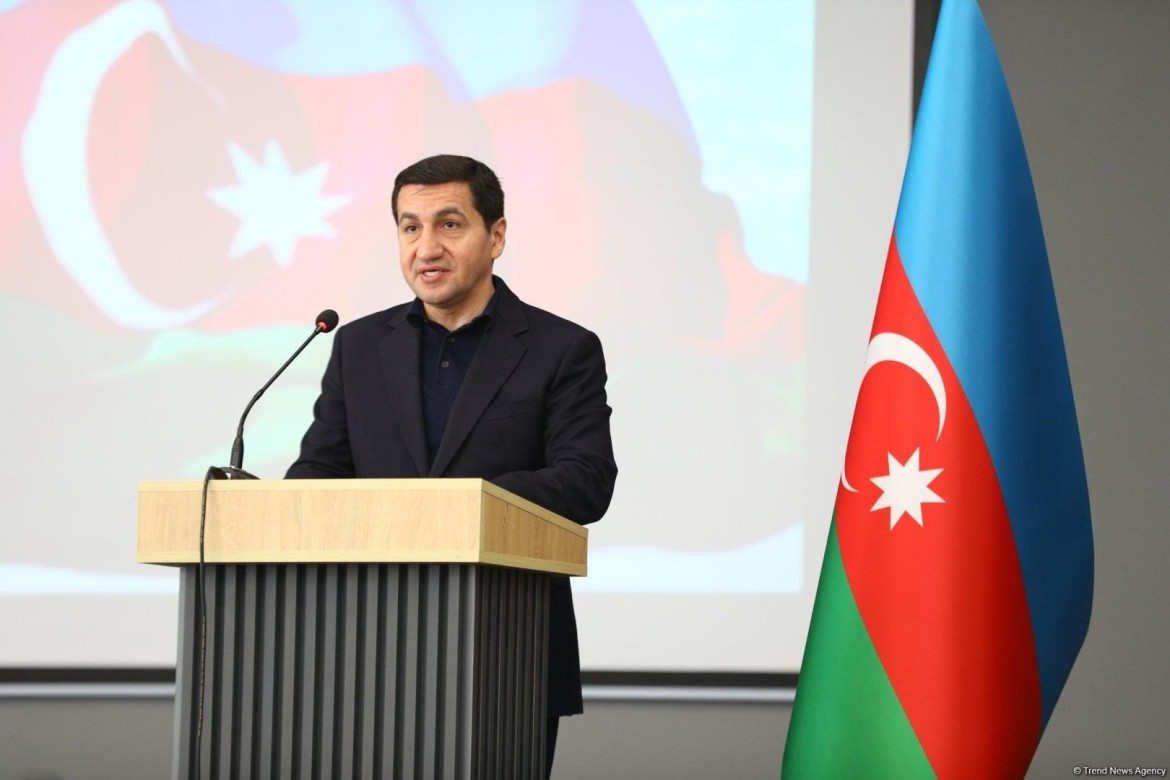 Müharibə cinayətlərində ittiham olunan şəxslərin azadlığa buraxılması tələbi etik deyil - Hikmət Hacıyev