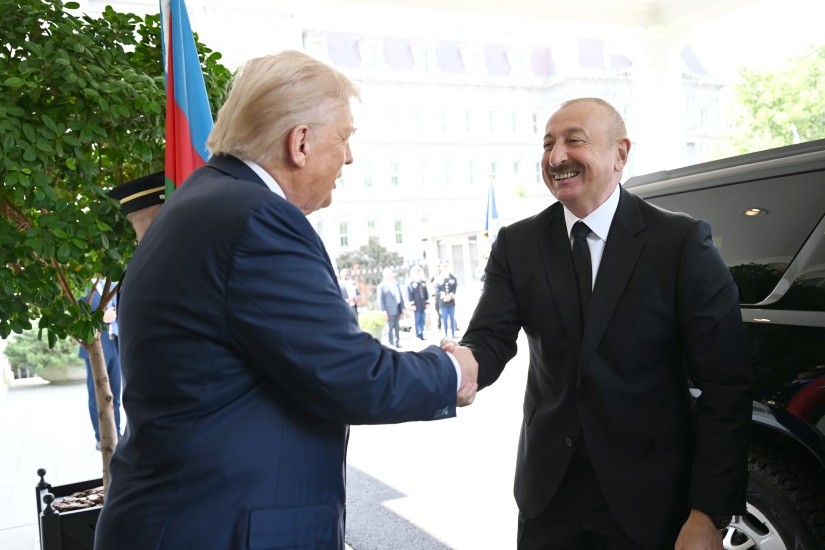 Prezident İlham Əliyev Ağ Evə gəldi