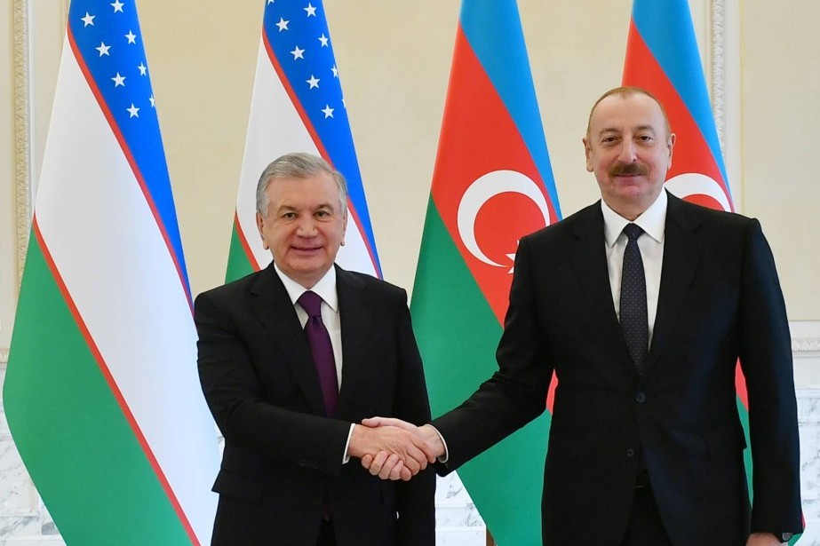 Prezident İlham Əliyev Şavkat Mirziyoyevə zəng edib