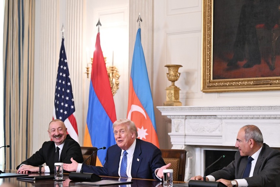 ABŞ Prezidenti Donald Tramp Ağ Evdə mətbuata bəyanatla çıxış edib