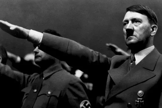 Bu Hitler İtaliyanın Yunanıstandakı fiaskosu sərt tənqid etmişdi