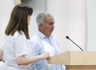 Ermənistan silahlı qüvvələrinin Xankəndiyə, Laçına, Kəlbəcərə, Ağdərəyə, Cəbrayıla, Füzuliyə hücumları nəticəsində məcburi köçkün düşmüş, yaralanmış, doğmaları öldürülmüş şəxslər məhkəmədə ifadə veriblər