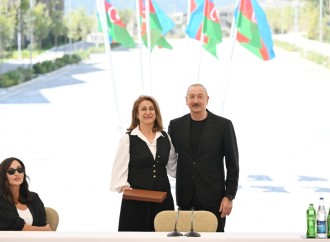 Prezident İlham Əliyev və Birinci xanım Mehriban Əliyeva Kəlbəcər şəhərinin sakinləri ilə görüşüblər