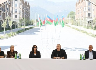Prezident İlham Əliyev və Birinci xanım Mehriban Əliyeva Kəlbəcər şəhərinin sakinləri ilə görüşüblər