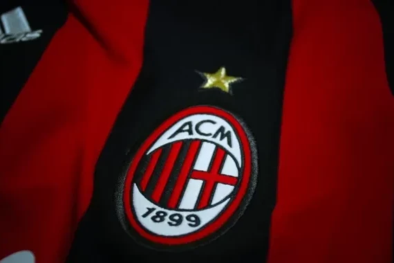 Milan hücum xəttini gücləndirməkdə çətinlik çəkir