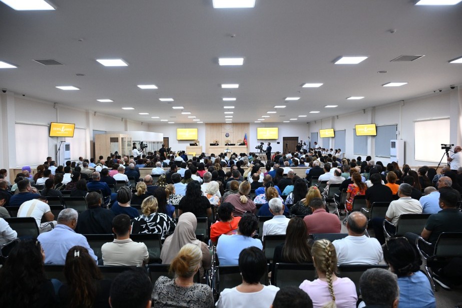 Ruben Vardanyanın məhkəməsində zərərçəkmiş şəxslərin və zərərçəkmişlərin hüquqi varislərinin ifadələri dinlənilib