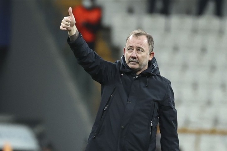 Beşiktaş, Sergen Yalçın ilə 2 illik müqavilə imzalandığını açıqlayıb