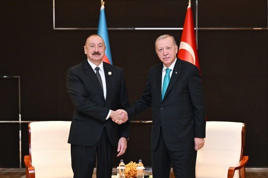 Tiencində Azərbaycan Prezidenti İlham Əliyevin Türkiyə Prezidenti Rəcəb Tayyib Ərdoğanla görüşü olub