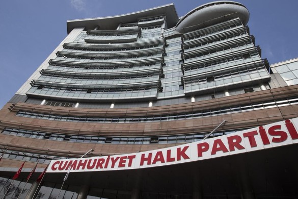 CHP İstanbul Bələdiyyə binasını bağlamaq qərarına gəlib