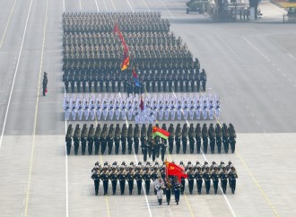 Prezident İlham Əliyev və Birinci xanım Mehriban Əliyeva Pekində Yapon işğalına qarşı Çin xalq müqaviməti və İkinci Dünya Müharibəsində qazanılmış Qələbənin 80-ci ildönümünə həsr olunmuş paradı izləyiblər