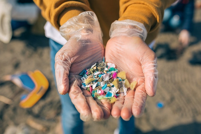 İnsan sümüklərində mikroplastik izləri aşkarlanıb