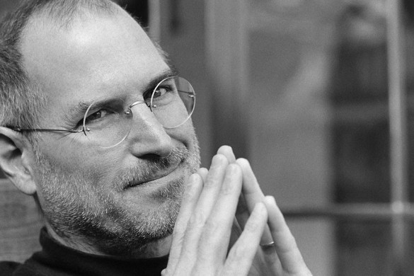 Bu gün Apple həmtəsisçisi Stiv Cobs dünyasını dəyişdi