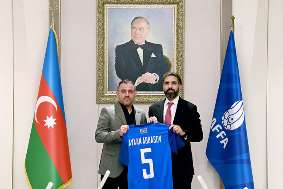 Ayxan Abbasov Azərbaycan millisinin baş məşqçisi təyin olundu