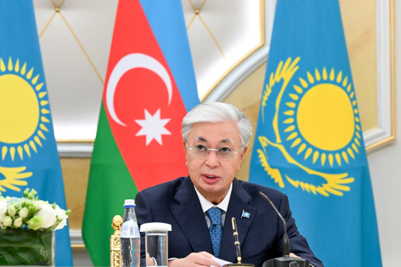 Qazaxıstan və Azərbaycan yaxın gələcəkdə ticarət dövriyyəsini 1 milyard dollara çatdırmaq niyyətindədir - Prezident Tokayev