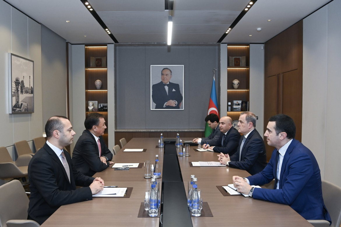 Ceyhun Bayramov TDT baş katibi Kubanıçbek Omuralıyevi qəbul edib
