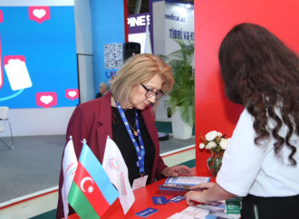 Yeni Klinika “Ən yaxşı B2B Görüş Stendi” sertifikatı ilə təltif edilib