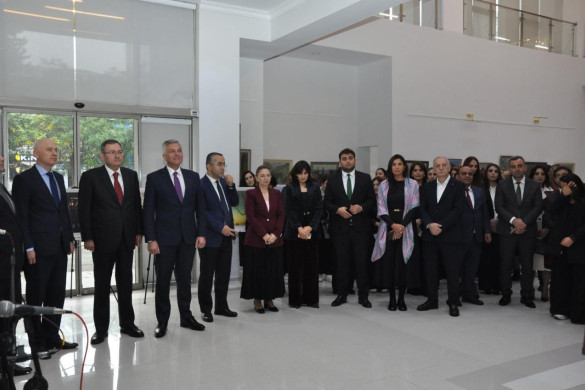 Biləsuvarda Zəfərin ruhu adlı foto və rəsm sərgisi keçirilib