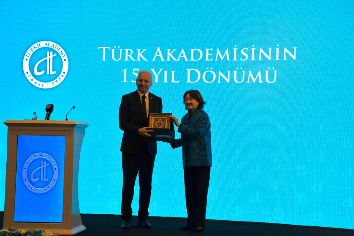 Türk Mədəniyyəti və İrsi Fondunun Prezidenti Türk Akademiyasının 15 illik yubiley mərasimində iştirak edib