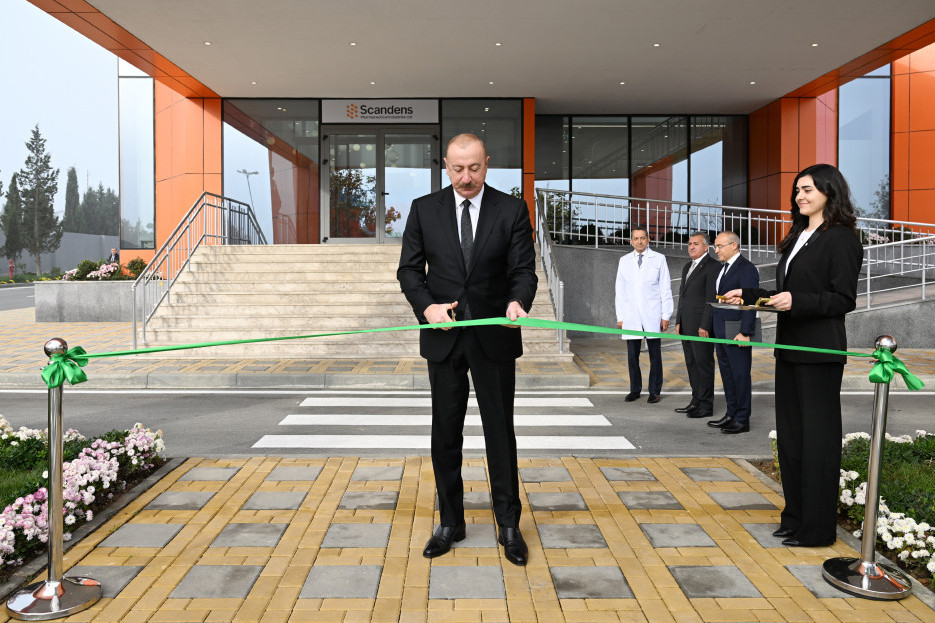 Prezident İlham Əliyev dərman preparatları istehsalı müəssisəsinin açılışında iştirak edib