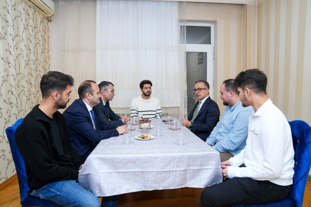 Ramin Məmmədov Türkiyəli tələbələrlə görüşdü