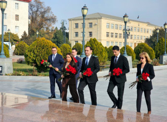 TDT-yə üzv ölkələrin QHT-lərinin həmrəylik forumu işini Naxçıvanda davam etdirir