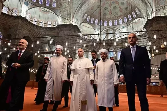 Papa XIV Leo İstanbulda Sultanahmet məscidini ziyarət edib
