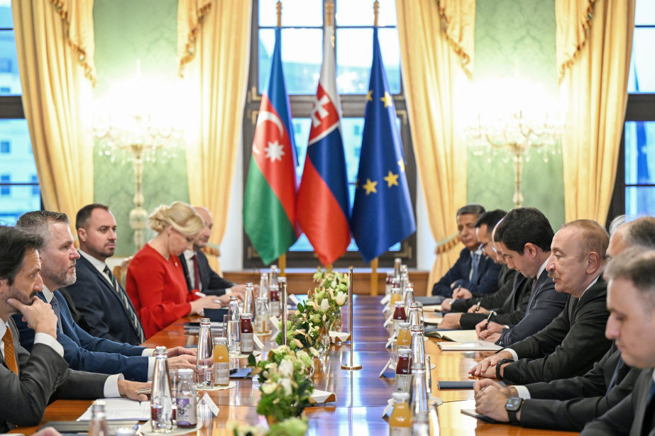 Bratislavada Prezident İlham Əliyevin Slovakiya Prezidenti ilə geniş tərkibdə görüşü olub