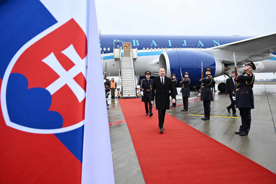 Prezident İlham Əliyev Slovakiyaya rəsmi səfərə gəlib