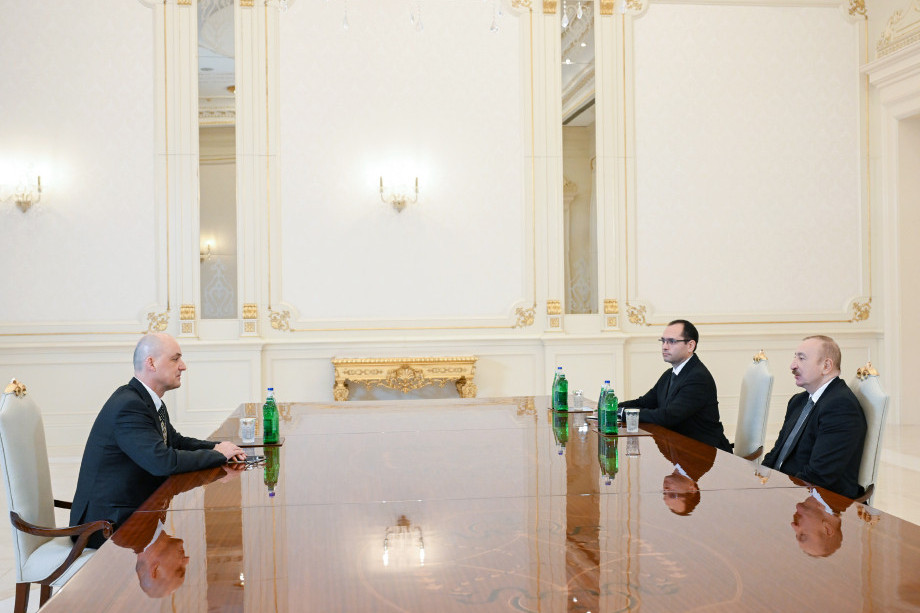 Prezident İlham Əliyev “John Deere” şirkətinin Mərkəzi Asiya və MDB ölkələri üzrə prezidentini qəbul edib