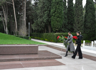 Prezident İlham Əliyev və Birinci xanım Mehriban Əliyeva Ümummilli Lider Heydər Əliyevin məzarını ziyarət ediblər