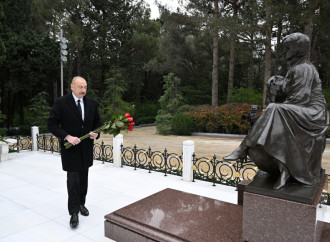 Prezident İlham Əliyev və Birinci xanım Mehriban Əliyeva Ümummilli Lider Heydər Əliyevin məzarını ziyarət ediblər