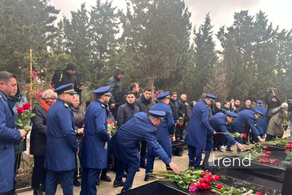 AZAL təyyarəsinin qəzaya uğramasının ildönümü ilə bağlı Milli Qəhrəmanların məzarları ziyarət edilib