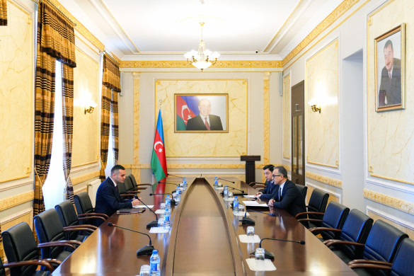 Dövlət Komitəsinin sədri Bakı şəhərində vətəndaşları qəbul edib