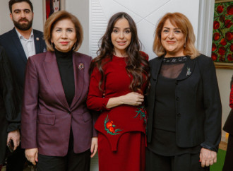 Heydər Əliyev Fondunun vitse-prezidenti Leyla Əliyeva və Bakı Media Mərkəzinin rəhbəri Arzu Əliyeva “Tut Əlimdən” Uşaqlar üçün Sosial Reabilitasiya Mərkəzində bayram tədbirində iştirak ediblər