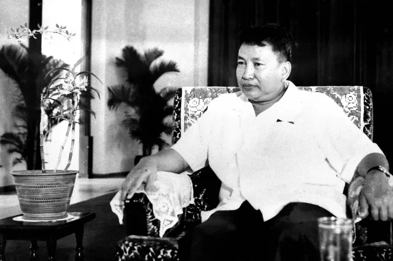 Bu gün Pol Pot Kambocanın adını Kampuçiya olaraq dəyişdi