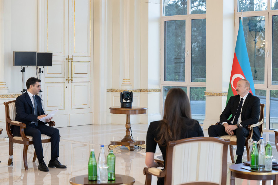 Prezident İlham Əliyev: Bizim qısamüddətli planlarımız 8 giqavat enerji əldə etməkdir