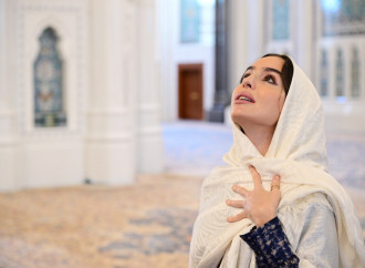 Heydər Əliyev Fondunun vitse-prezidenti Leyla Əliyeva Maskatda Sultan Qabus Böyük Məscidini də ziyarət edib