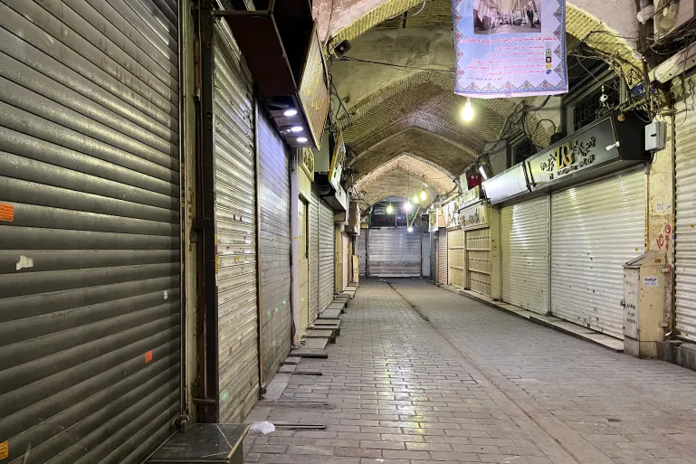 İranda rejimin ən sadiq dayağı olan bazar tacirləri niyə etiraz edir?