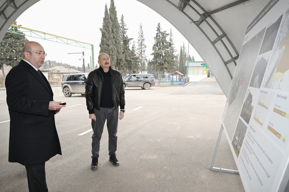 Prezident İlham Əliyev Ağdərə şəhərinin Baş planı ilə tanış olub