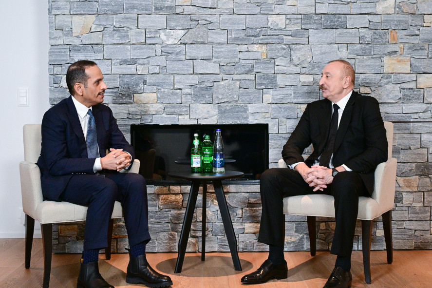 Prezident İlham Əliyev Davosda Qətərin Baş naziri və xarici işlər naziri ilə görüşüb