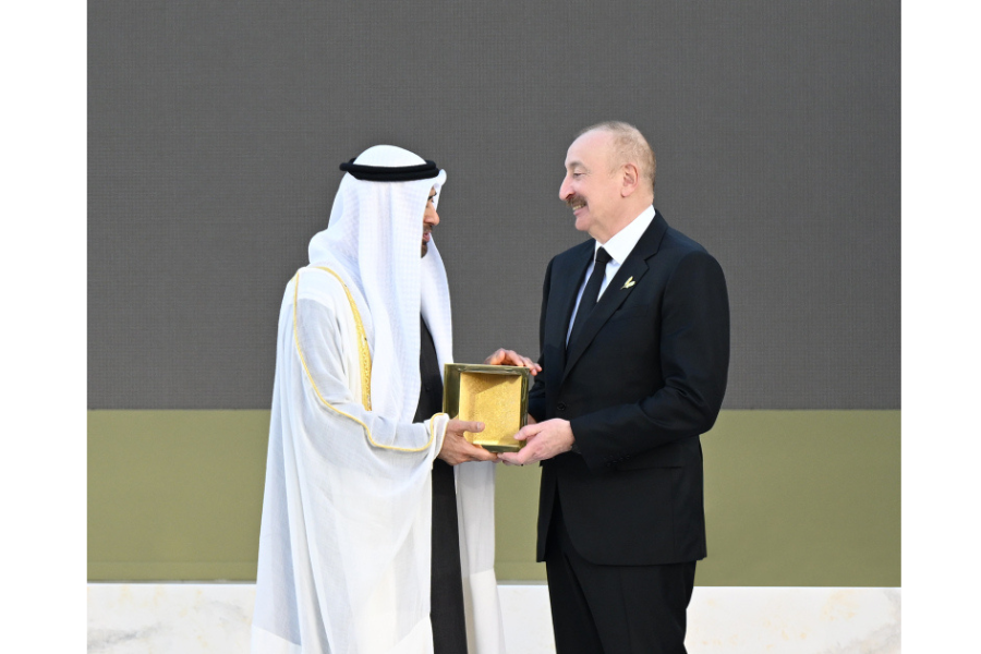 Prezident İlham Əliyevə Əbu-Dabidə “Zayed İnsan Qardaşlığı Mükafatı” təqdim olunub