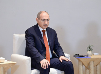 Prezident İlham Əliyevin Əbu-Dabidə Ermənistanın Baş naziri ilə geniş tərkibdə görüşü keçirilib