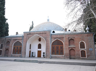 Heydər Əliyev Fondunun vitse-prezidenti Leyla Əliyeva və Alena Əliyeva Gəncədə Şah Abbas məscidini ziyarət ediblər