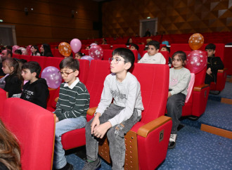 Heydər Əliyev Fondunun vitse-prezidenti Leyla Əliyeva və Alena Əliyeva Gəncə Dövlət Dram Teatrında “İsi və Piti” animasiya serialının premyerasında olublar