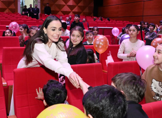 Heydər Əliyev Fondunun vitse-prezidenti Leyla Əliyeva və Alena Əliyeva Gəncə Dövlət Dram Teatrında “İsi və Piti” animasiya serialının premyerasında olublar