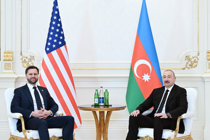Prezident İlham Əliyevin Amerika Birləşmiş Ştatlarının Vitse-prezidenti Ceyms Devid Vens ilə məhdud tərkibdə görüşü olub